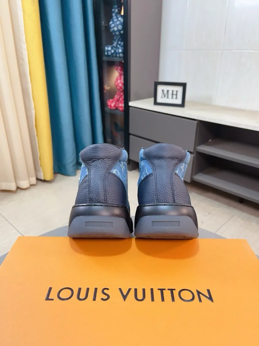 Men's shoes 💰438🌹🌹【LOUIS VUITTON】Same style on Louis Vuitton* official website🚹Men's high-top casual shoes❤️Same style as popular celebrities and big names ~ Best-selling at home and abroad Lv focuses on the checkerboard series...Imported first-layer cowhide with special fabrics➕Full sheep leather lining➕Brand-specific hollow outsole💎Produced by OEM The highest version🔍🔍Number of codes: 38-44,